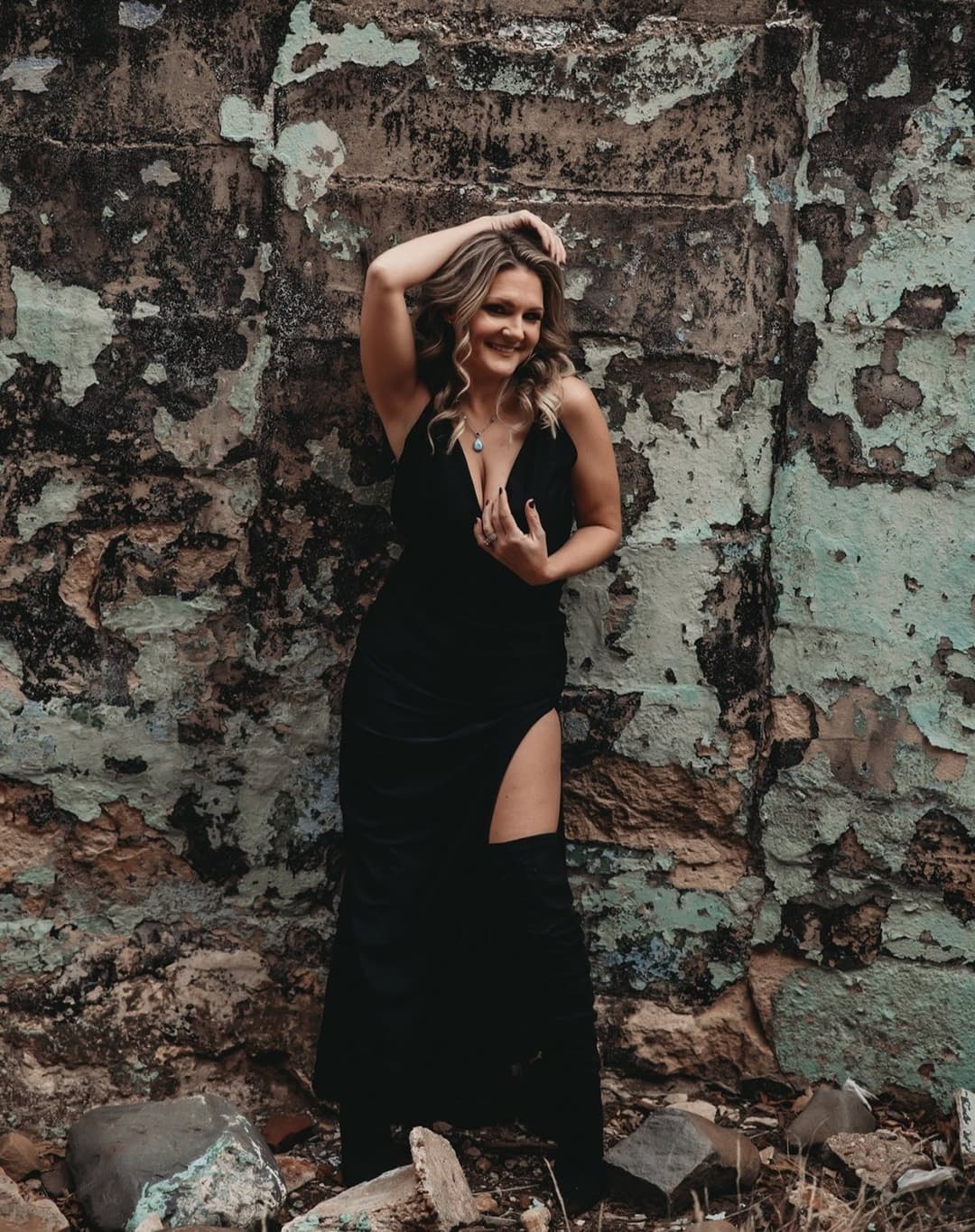 Samantha sure knows how to start off a mardi gras video. With a big smile and pierced nippled tits