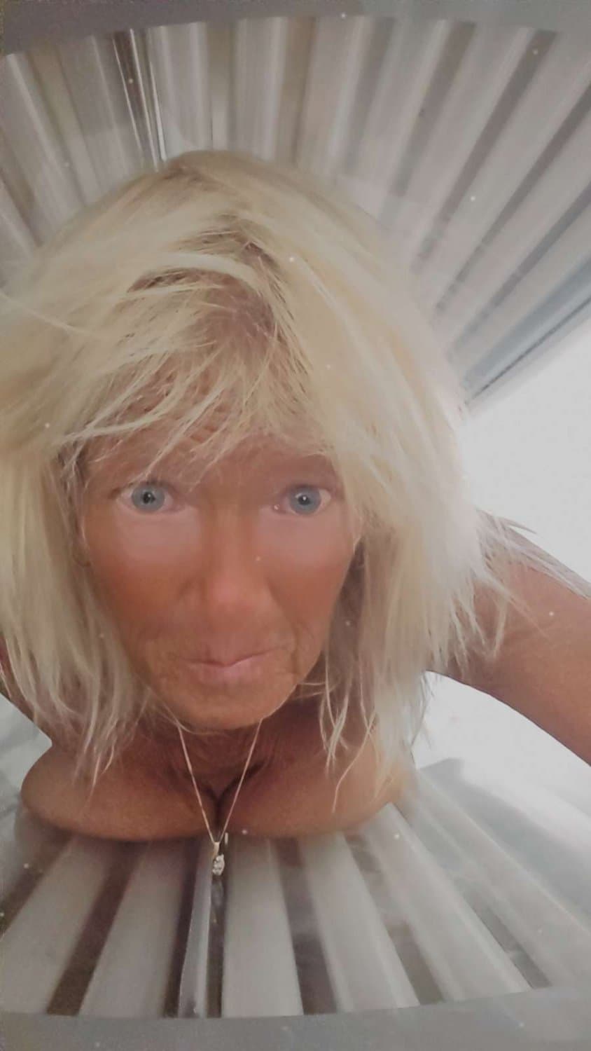 Snapchat granny craves young cock while being ignored by husband Absolutely slams pussy with machine