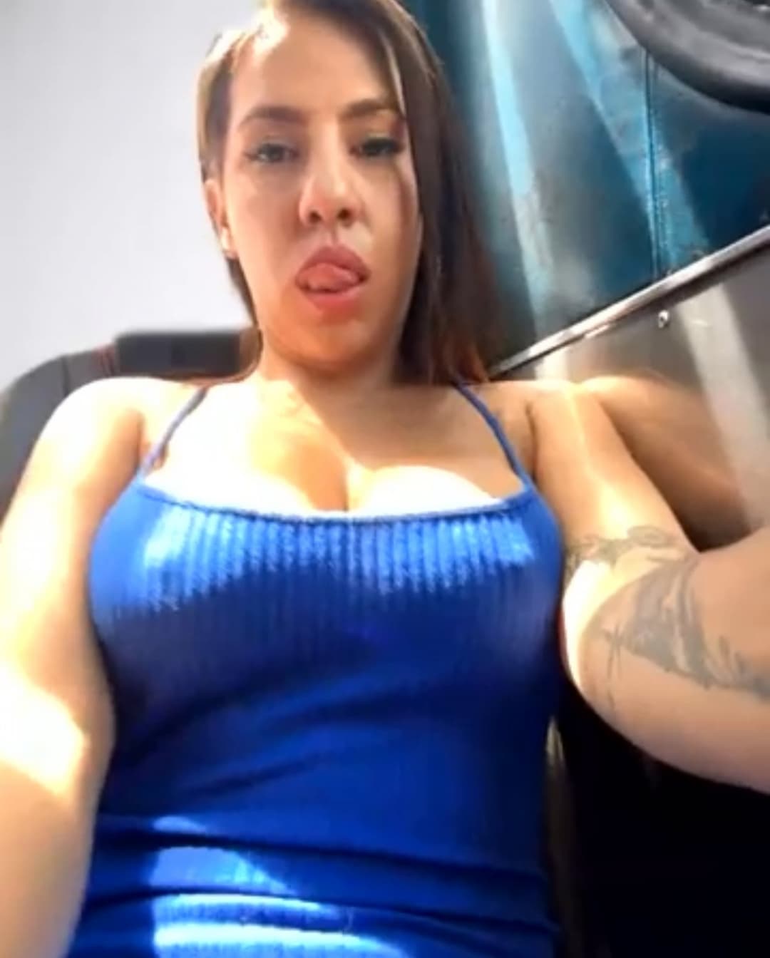 Hot horny columbian make a mess in the bus