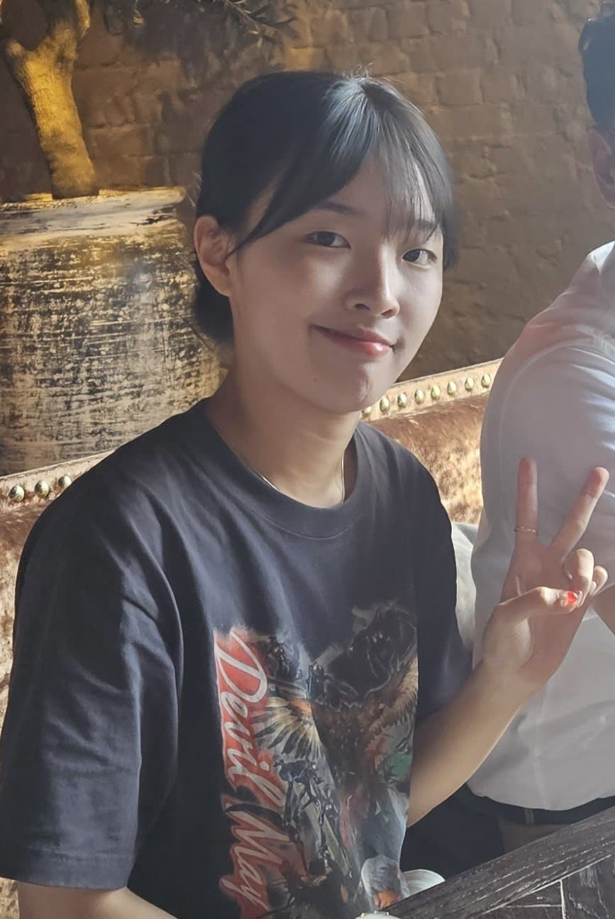 Korean uni student friend feet