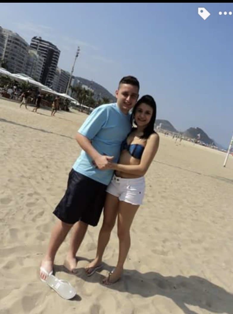 1 M de Views - Namorada dando somente o cu pro corno não desconfiar dela, amigos dele comendo o cu