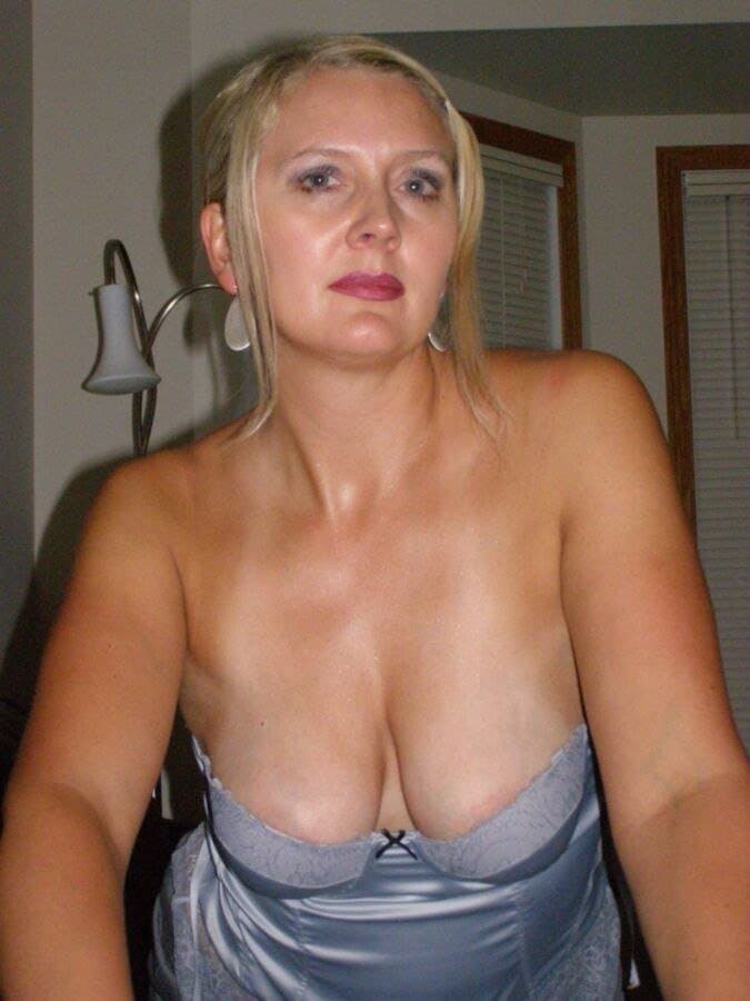 Liza, mature blonde teacher from Ontario in Canada.
