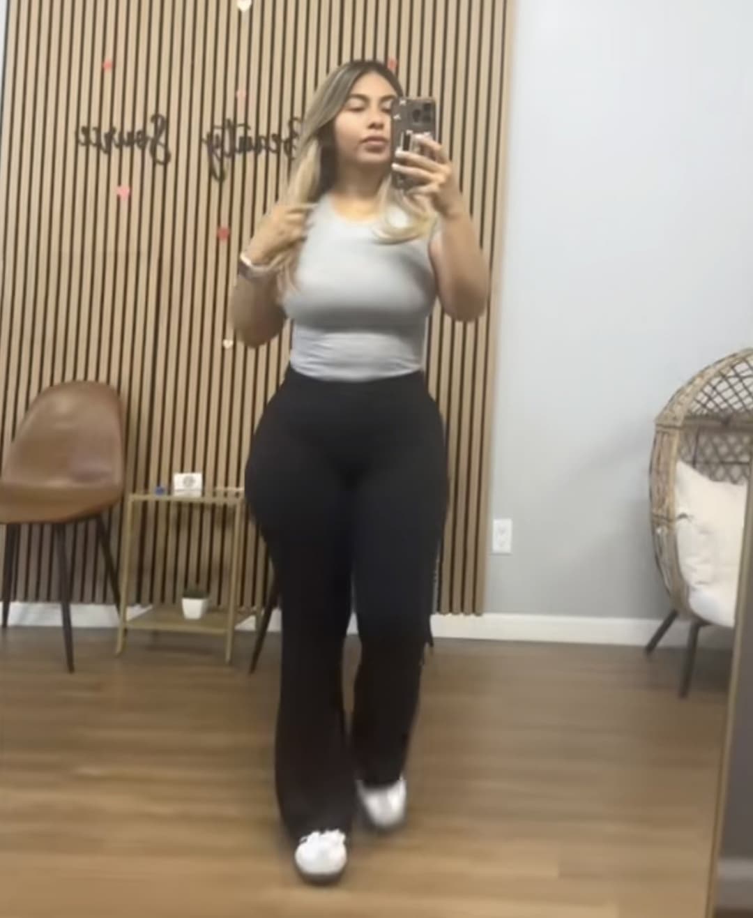 Latina milf with small waist big hips