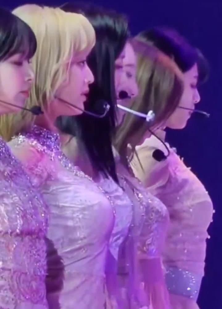 Twice Boobs Comparison and Compilation Kpop Jihyo Nayeon JY Momo Sana Mina Dahyun Chaeyoung Tzuyu