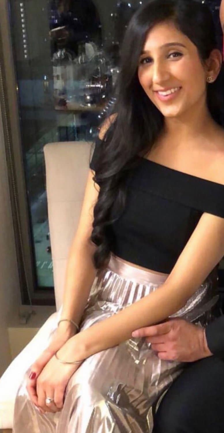 My sexy Indian cheating desi wife fucked hard by my friend bwc full tape