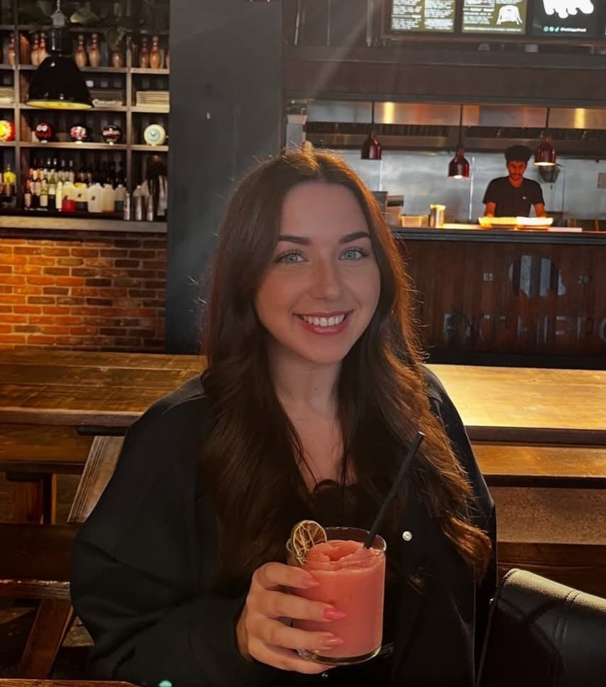 Hot brunette pawg with gorgeous blue eyes uk slut chav