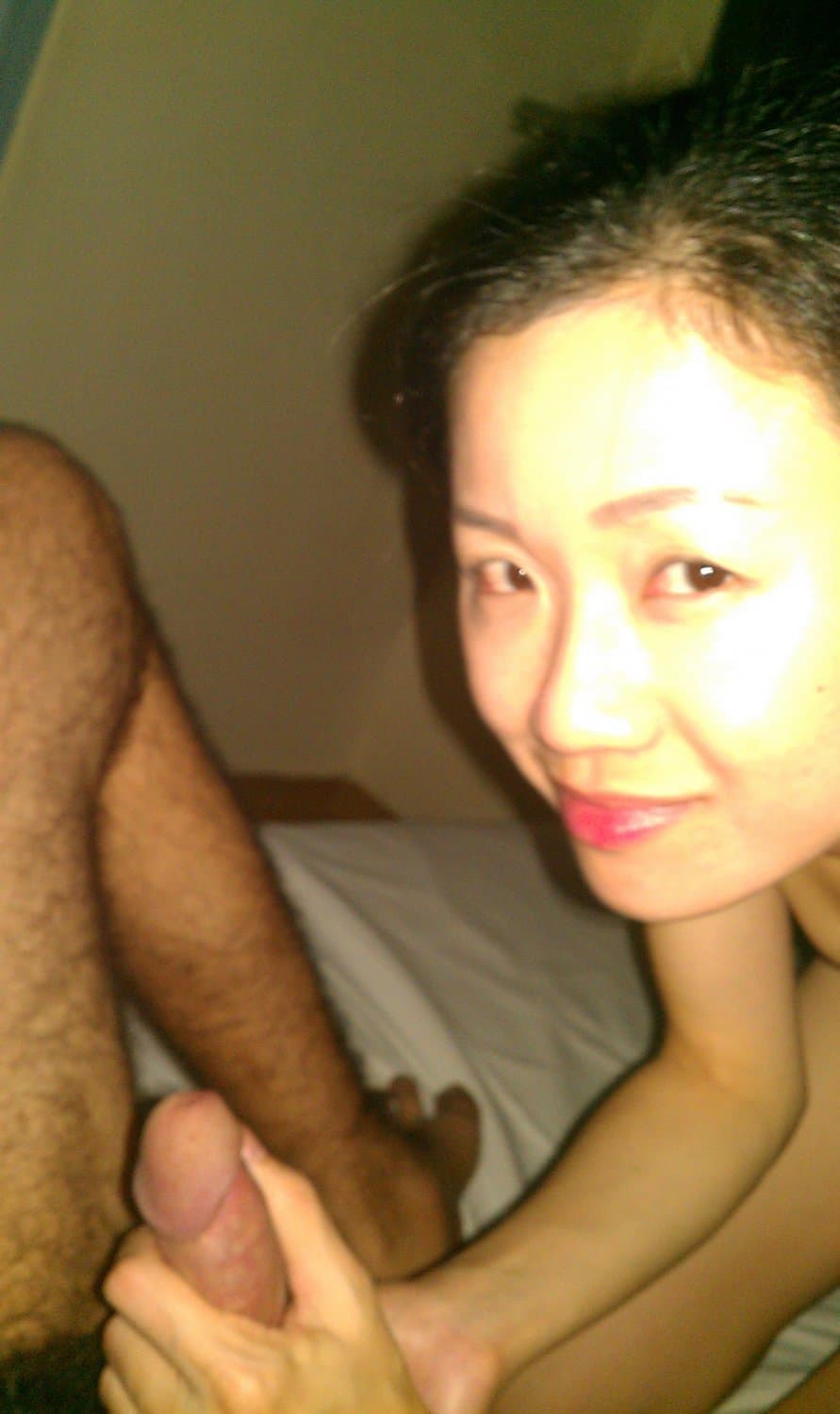 Naive Chinese beginner blowjob