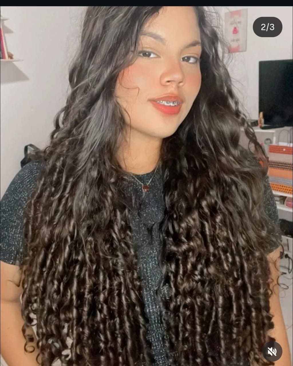 qual nota vocês dão para minha amiga? ela quer que alguém bata para ela