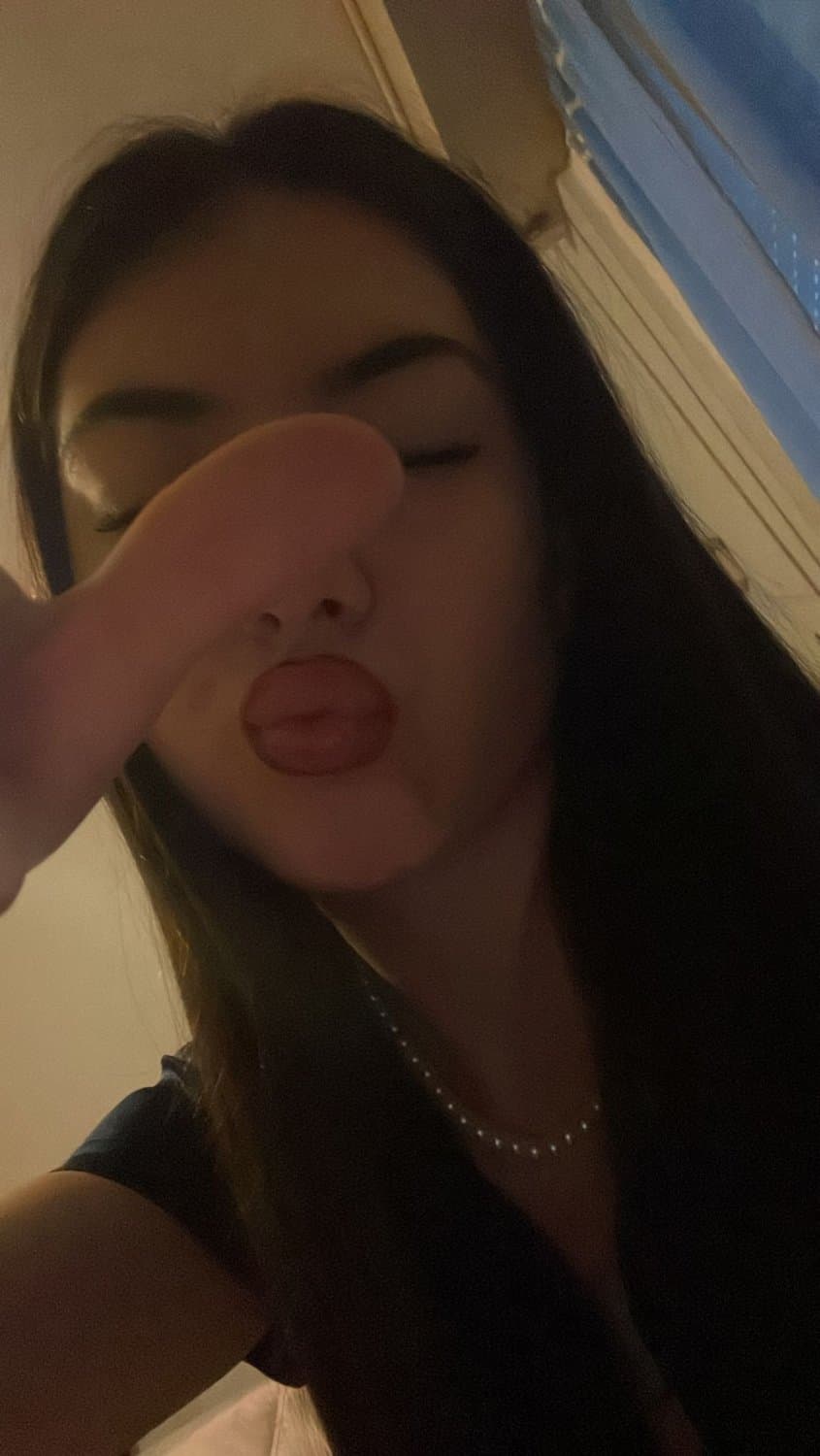 My trashyslut fiance wants to be famous PLS SAVE UR TOP FAV PICS AND SHOW ME.MAKE HER FAMOUS PLSSSSS