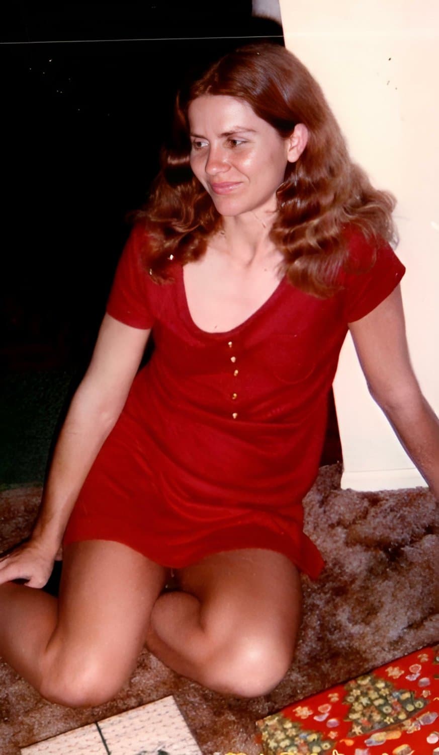 Click to view full size Danielle mature lady posing for you