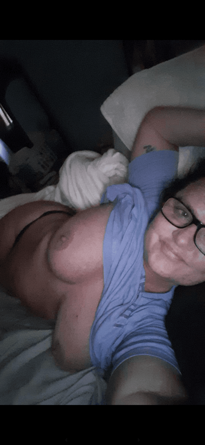 MILF COP GONE WILD ??️