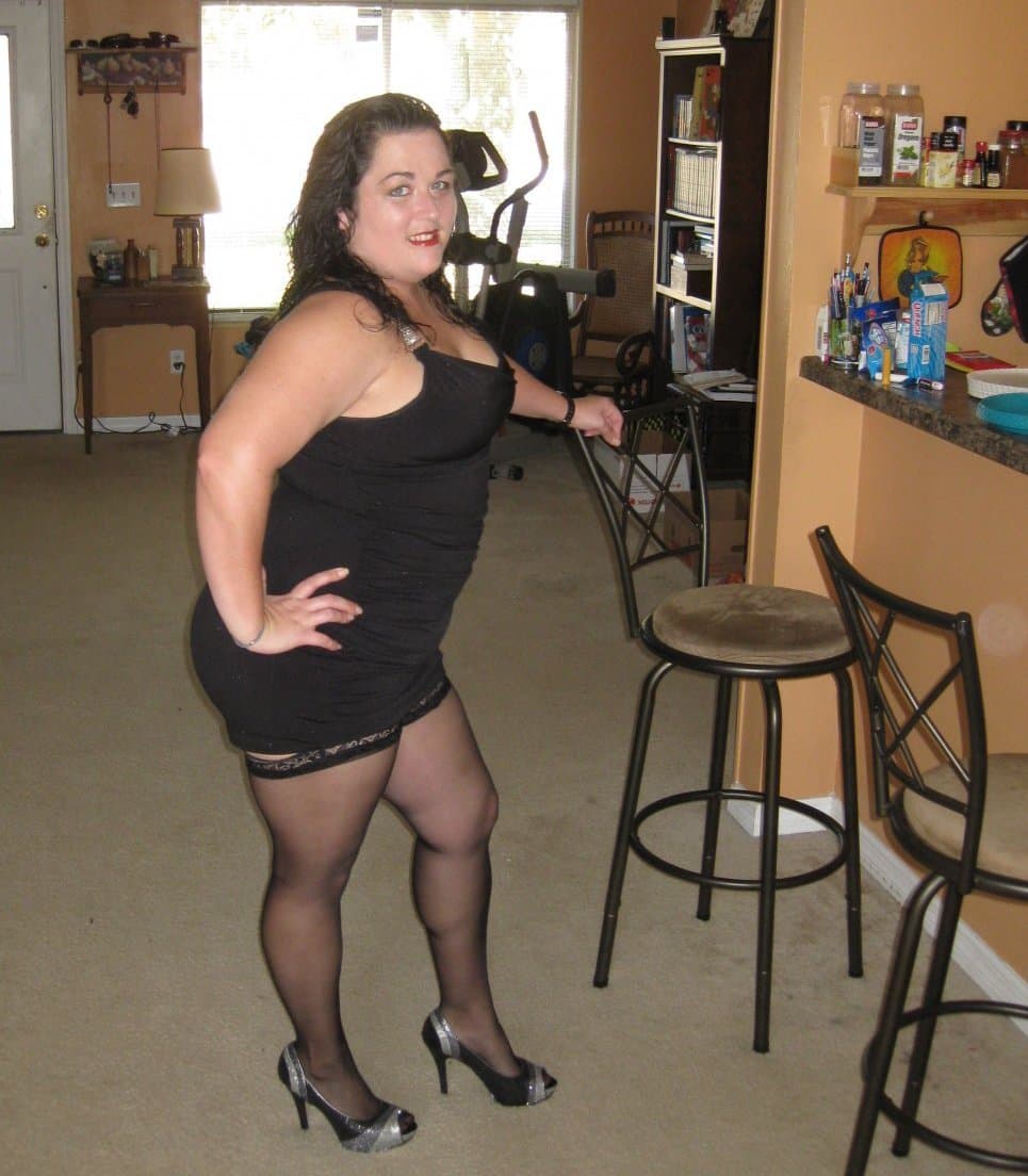 Sasha aka Sashaw1974 aka Flcpl74 spreads her fat cunt 2/2