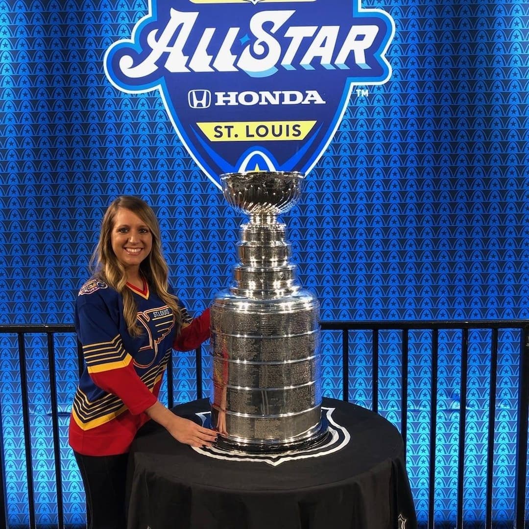 Click to view full size This G G W flasher is wrong about her body. She has a nice ass but her best feature is that pussy!