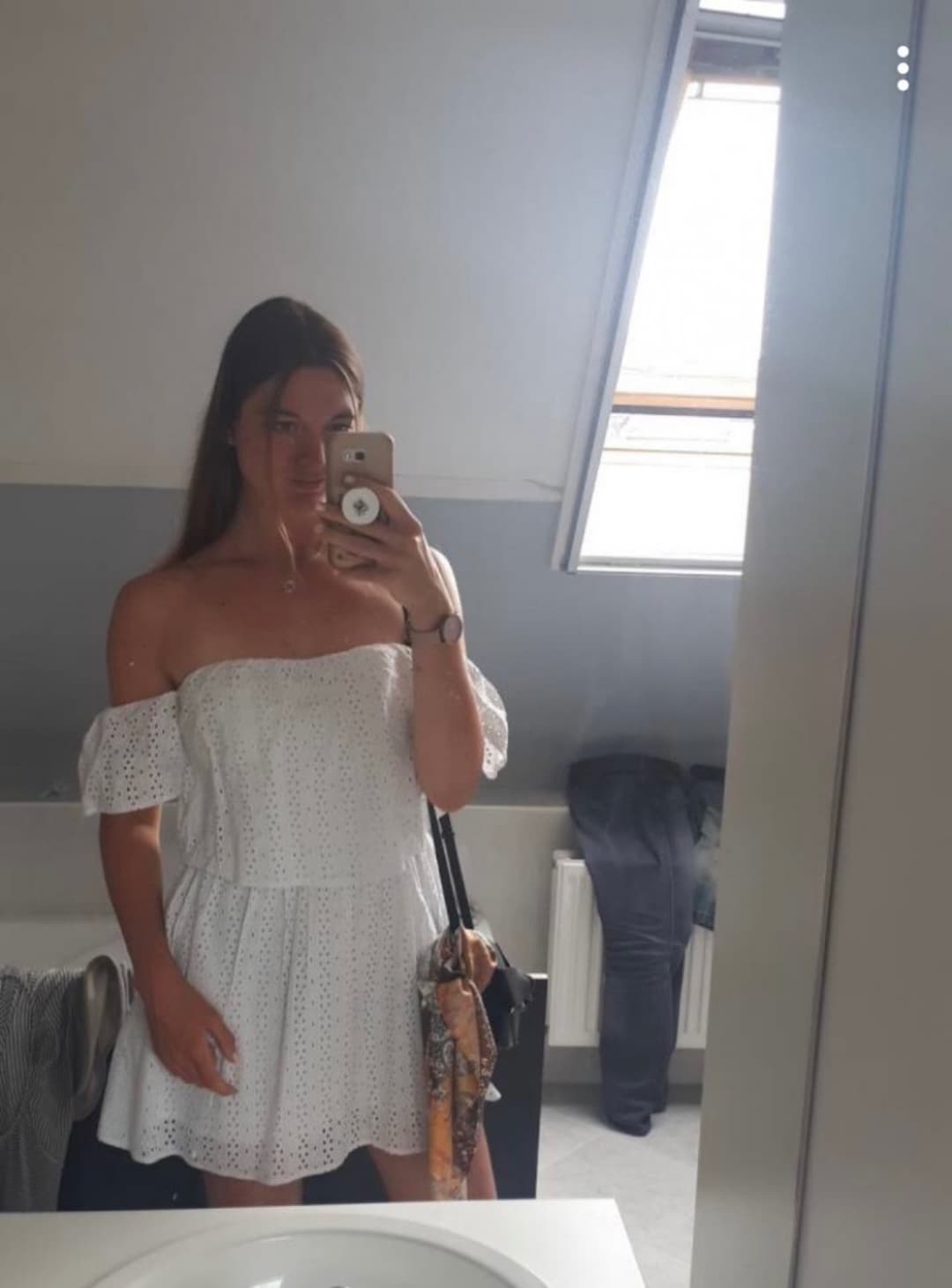 CV - get off to this gorgeous brunette slut