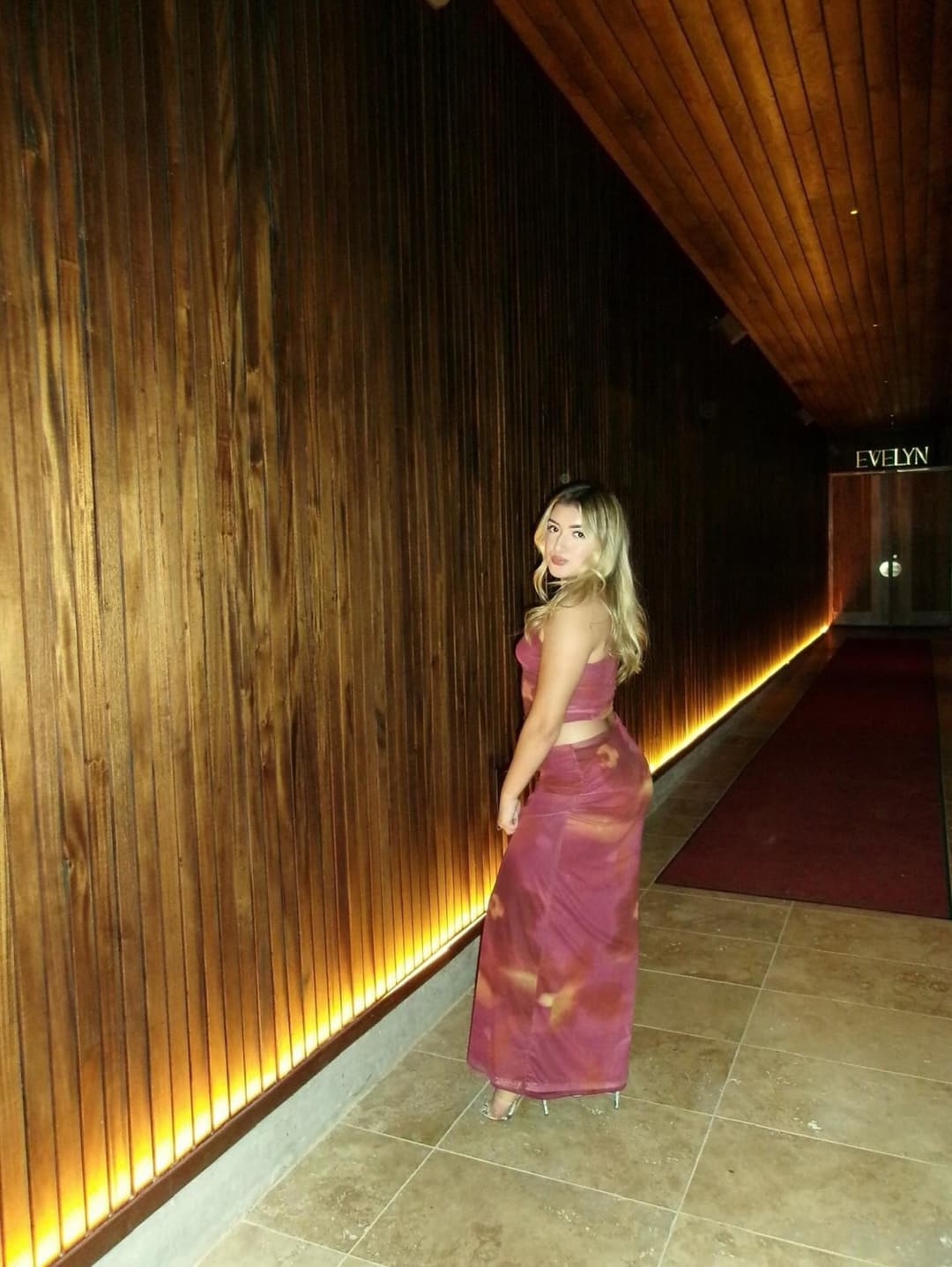 Tiny guy gets fucked - aShemaletube.com_1