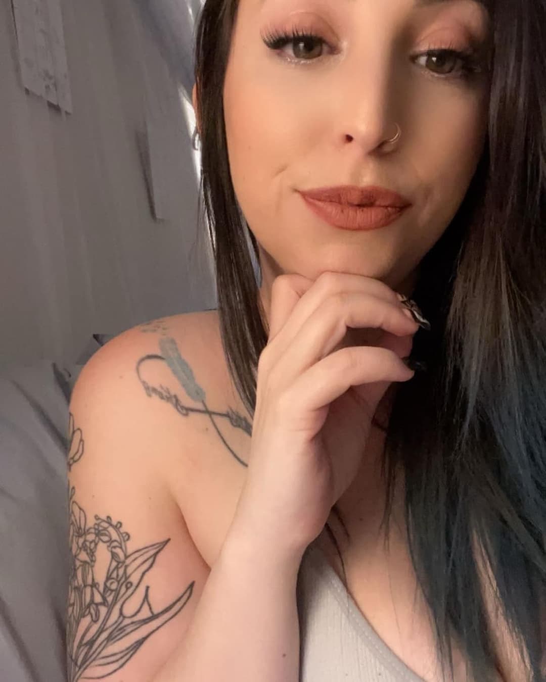 Hot busty single mom Gail