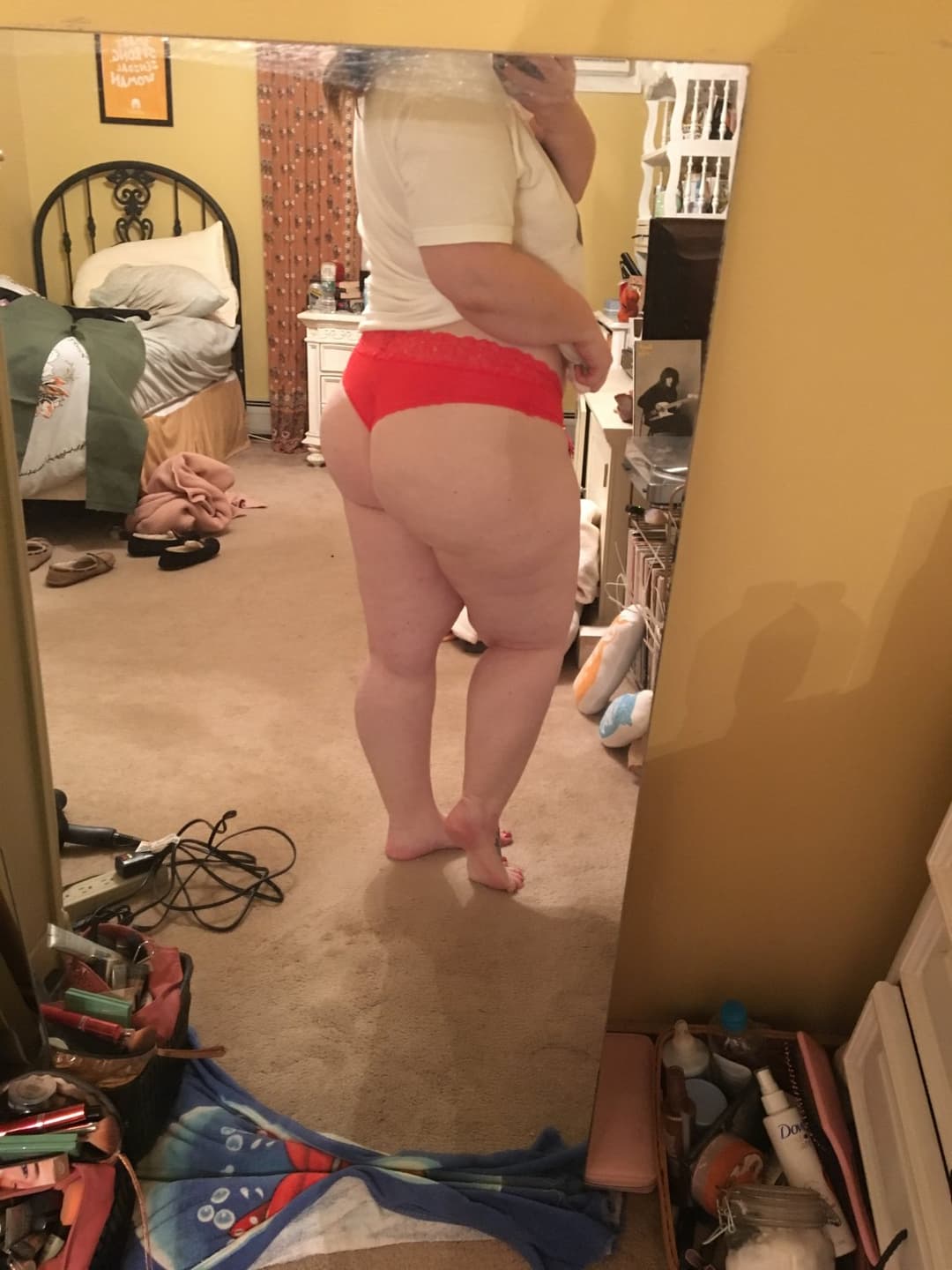 Chubby bitch in red underwear