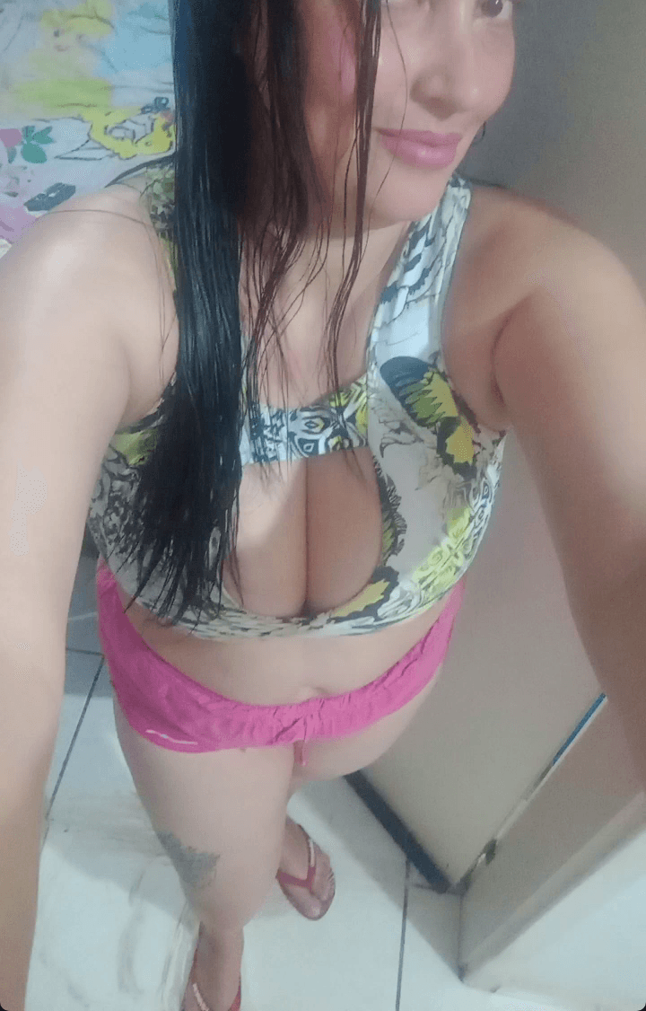 Click to view full size Alguém tem algo dessa gostosa? Keymel Abriu um privacy recentemente, peituda safada de campinas