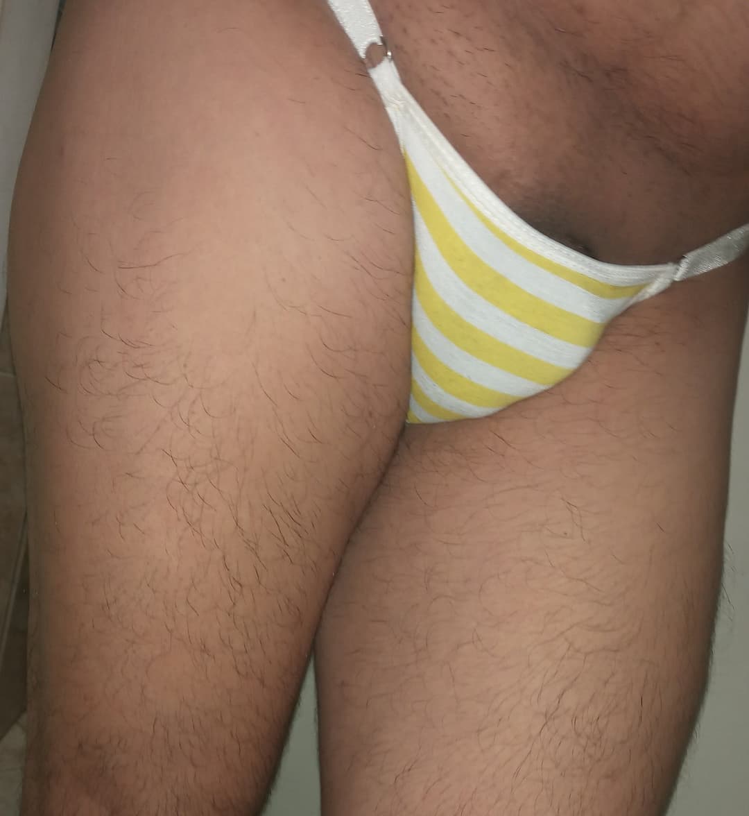 Click to view full size 20250617Me dieron muchas ganas de que me acaben en la cara. Que me dejen leche en la barba. Marica!!