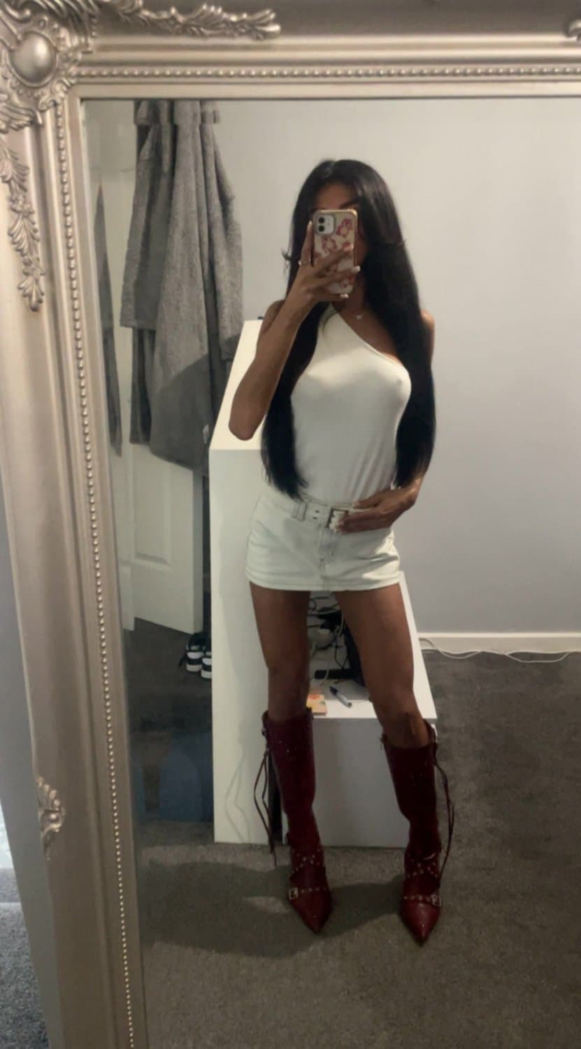 Click to view full size I’m the kinda girl you finish in