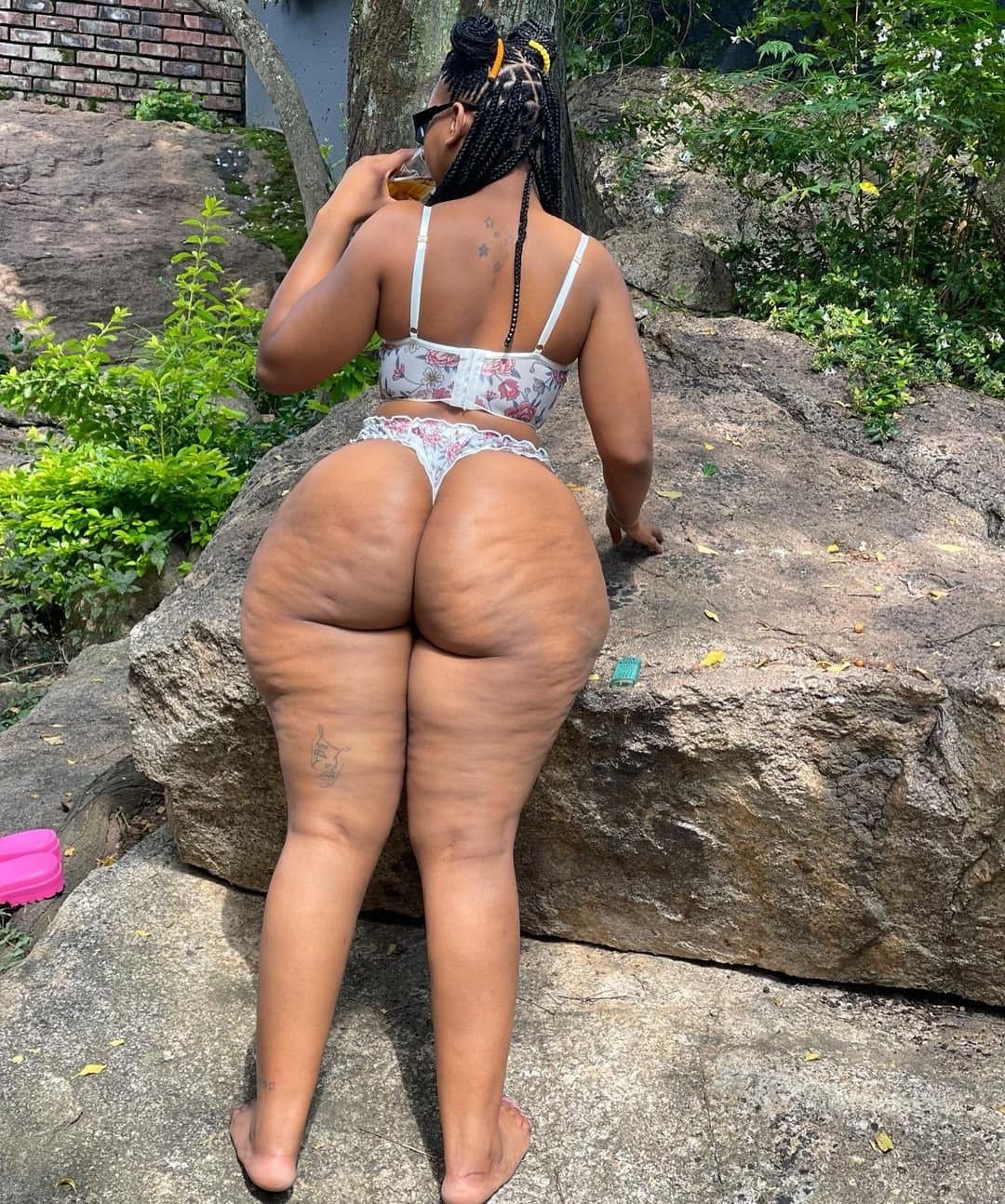 @Ms_Egbfun hourglass pear-shaped South African ass