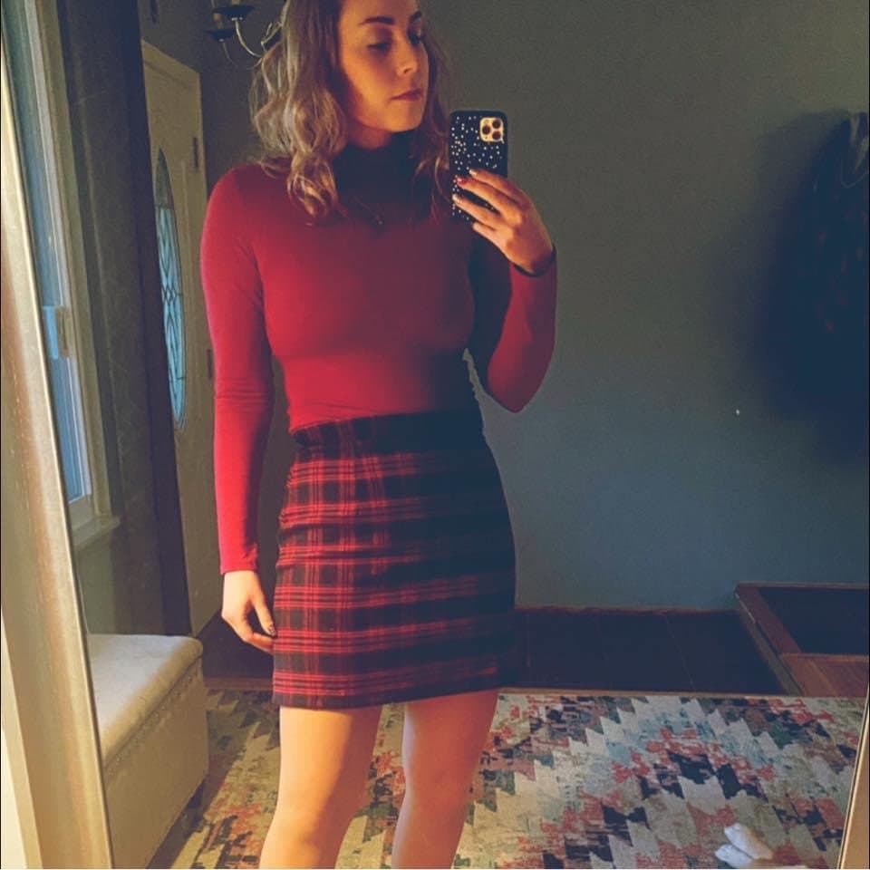 Lost her to someone else. Should I become her loser cum tribber now? DM code is ‘Do it loser’