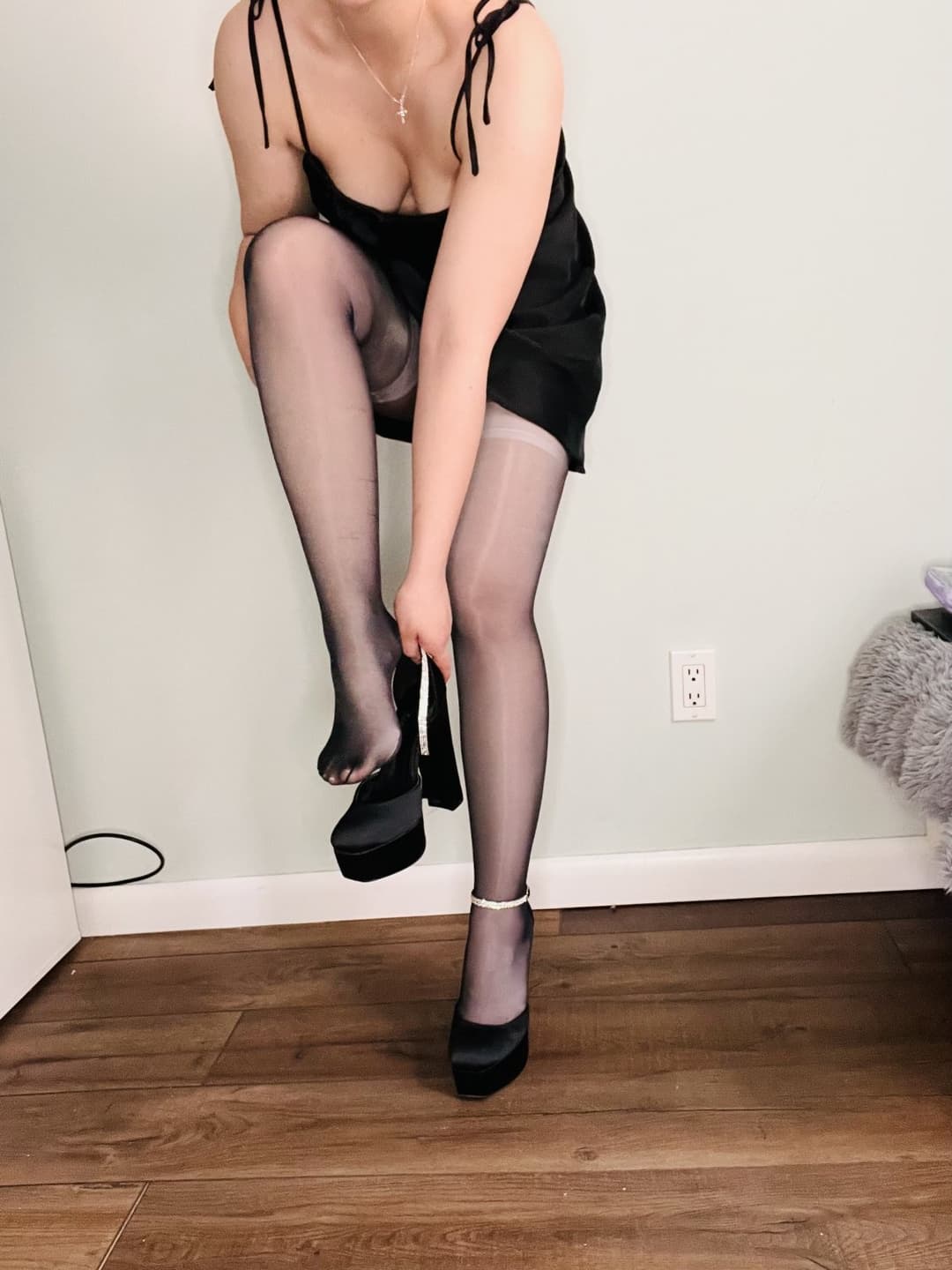 BBW In Pantyhose Masturbation