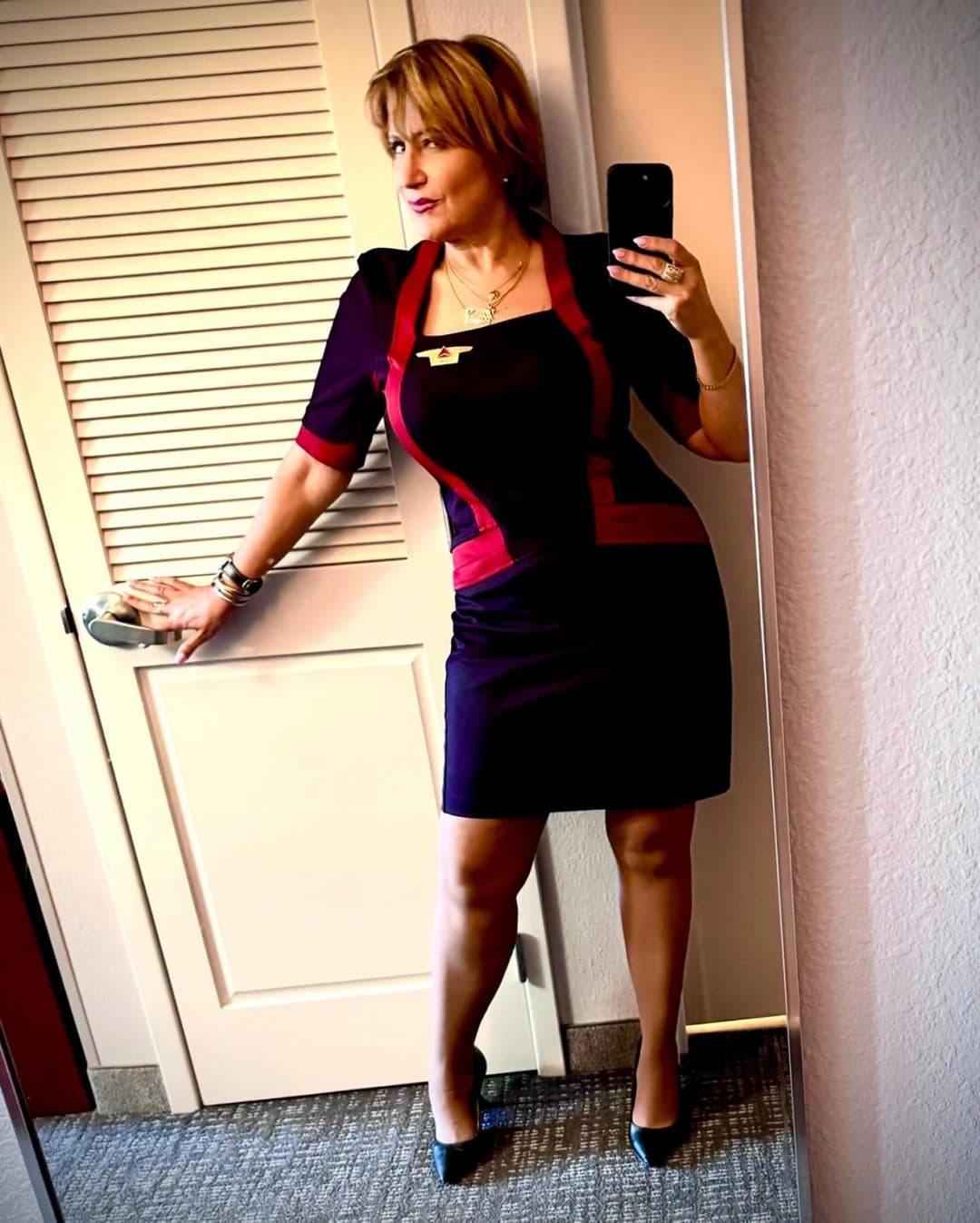 Thick Gilf flight attendant 2