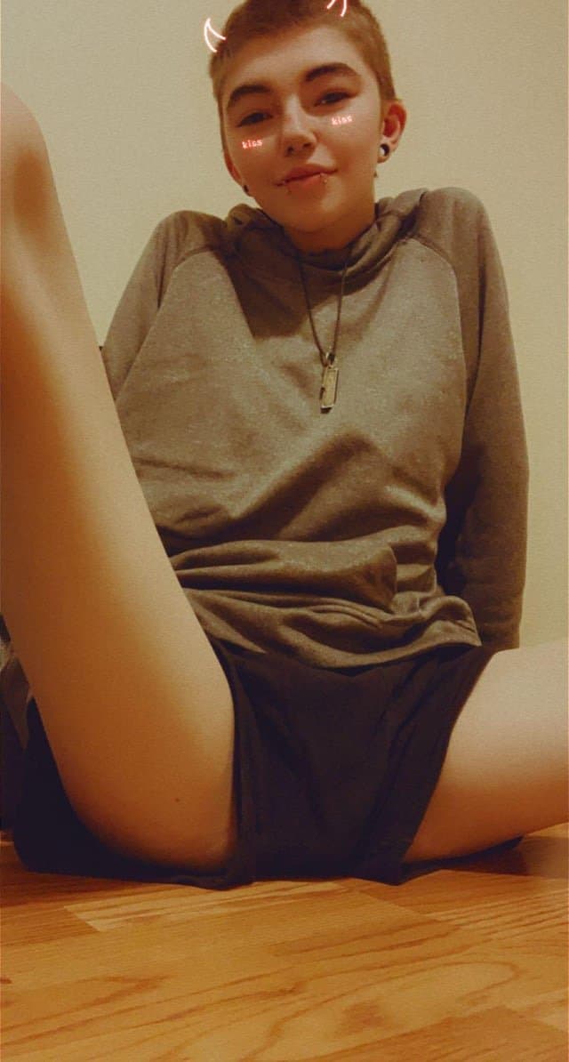 Short hair White tomboy dyke stud Weeboo P2