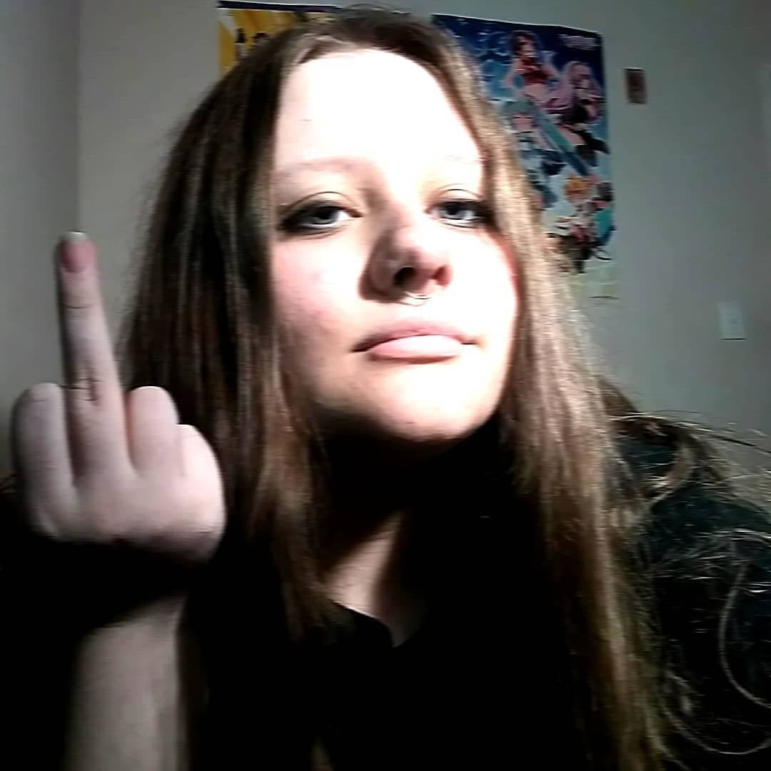 WHITE EMO WEEB MAKING GOONERS NUT