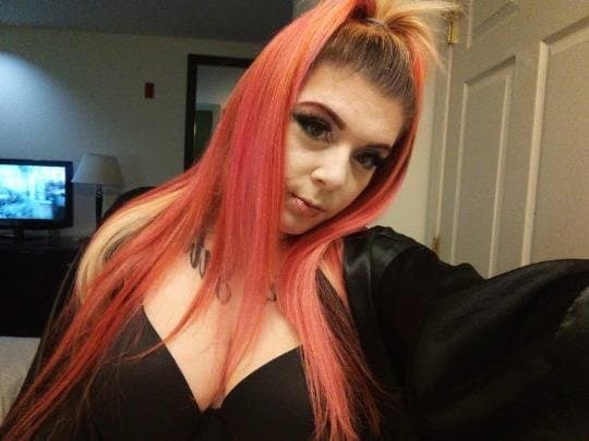 Click to view full size Karlie thick white redhead with the phat ass