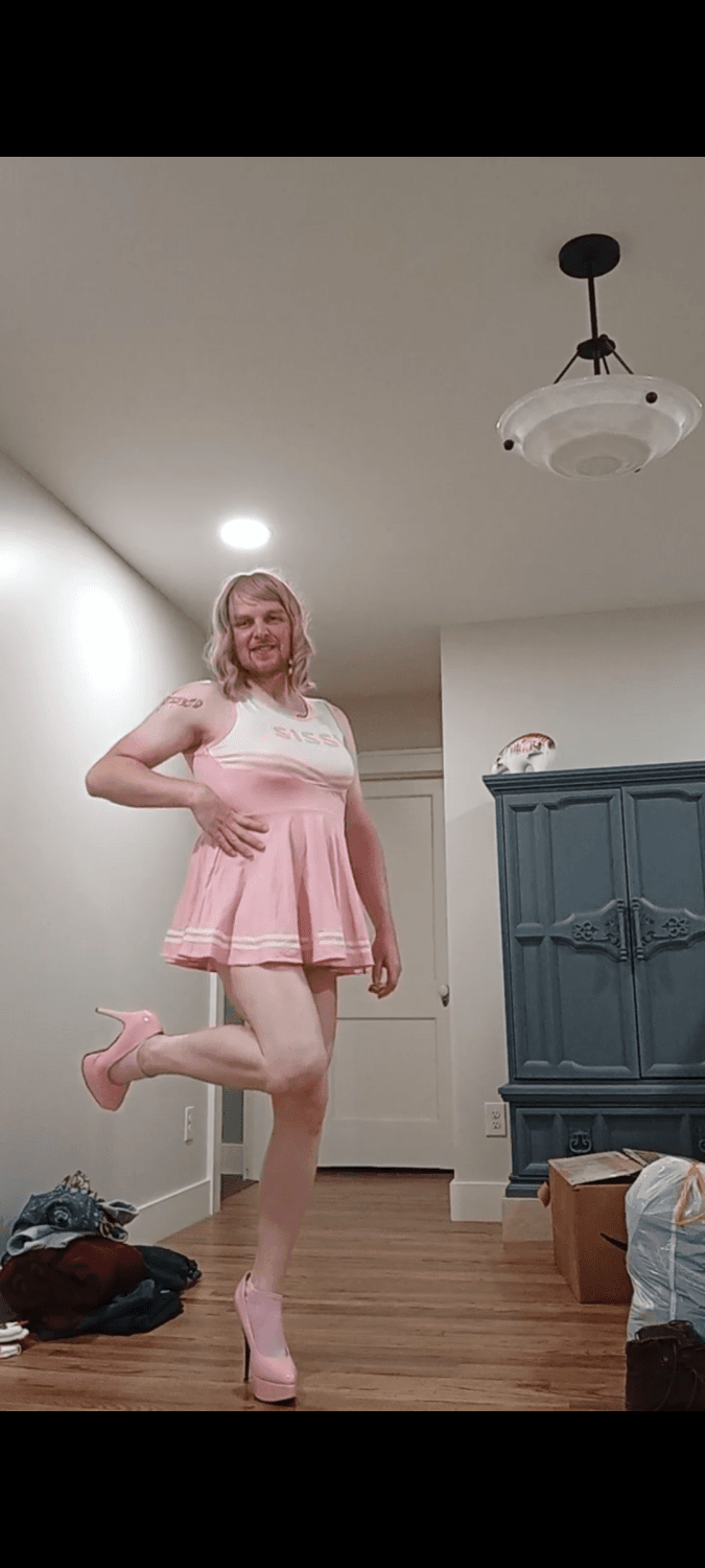 Sissy Derek chew Fenton Michigan