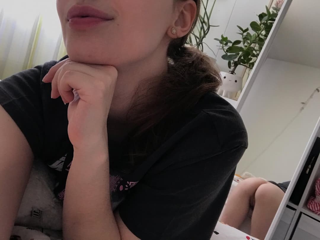 Beautiful Smile, Gorgeous Pussy