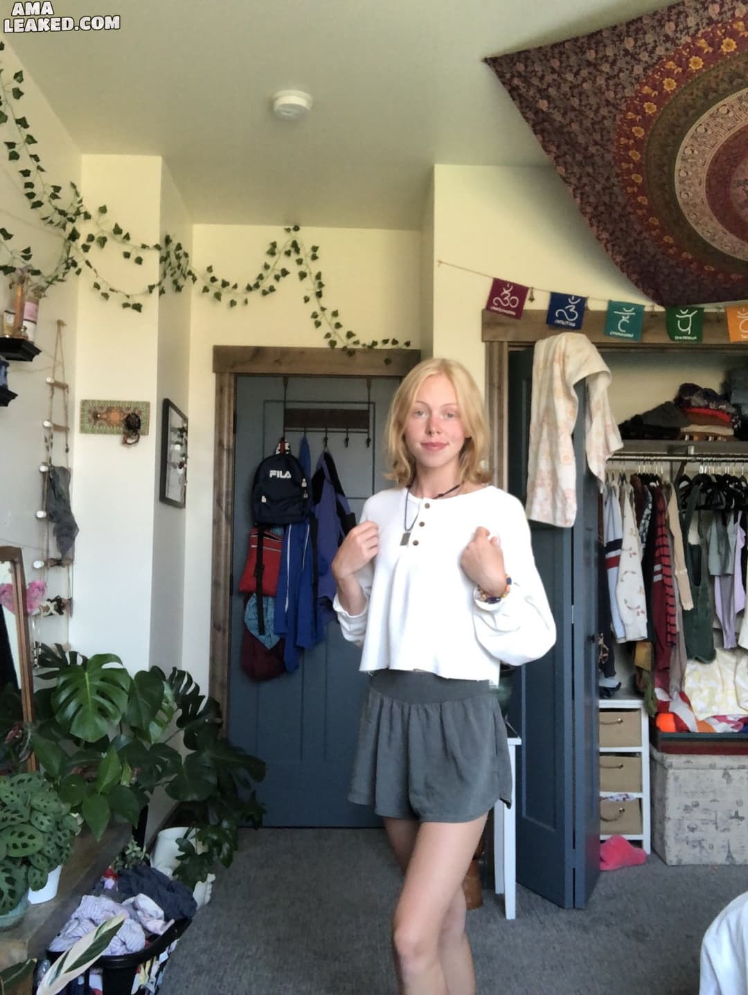 Hippie Teen gets leaked