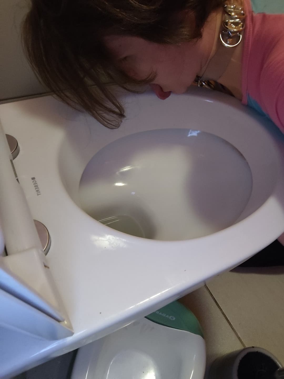 Click to view full size French slave from Lyon needs cocks