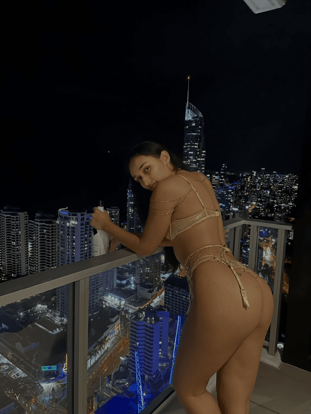 Samoan slut Leilani May with BBC ?