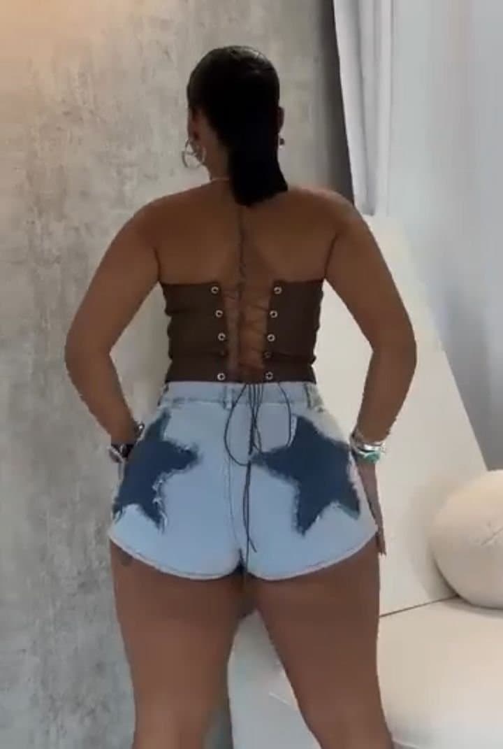 Sexy Curvy w/ Big Booty .. We Need I.D !!