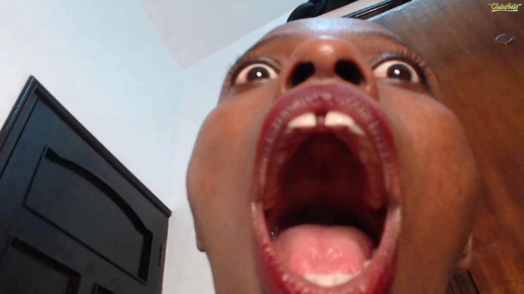 Sexy webcam African babe mouth fetish