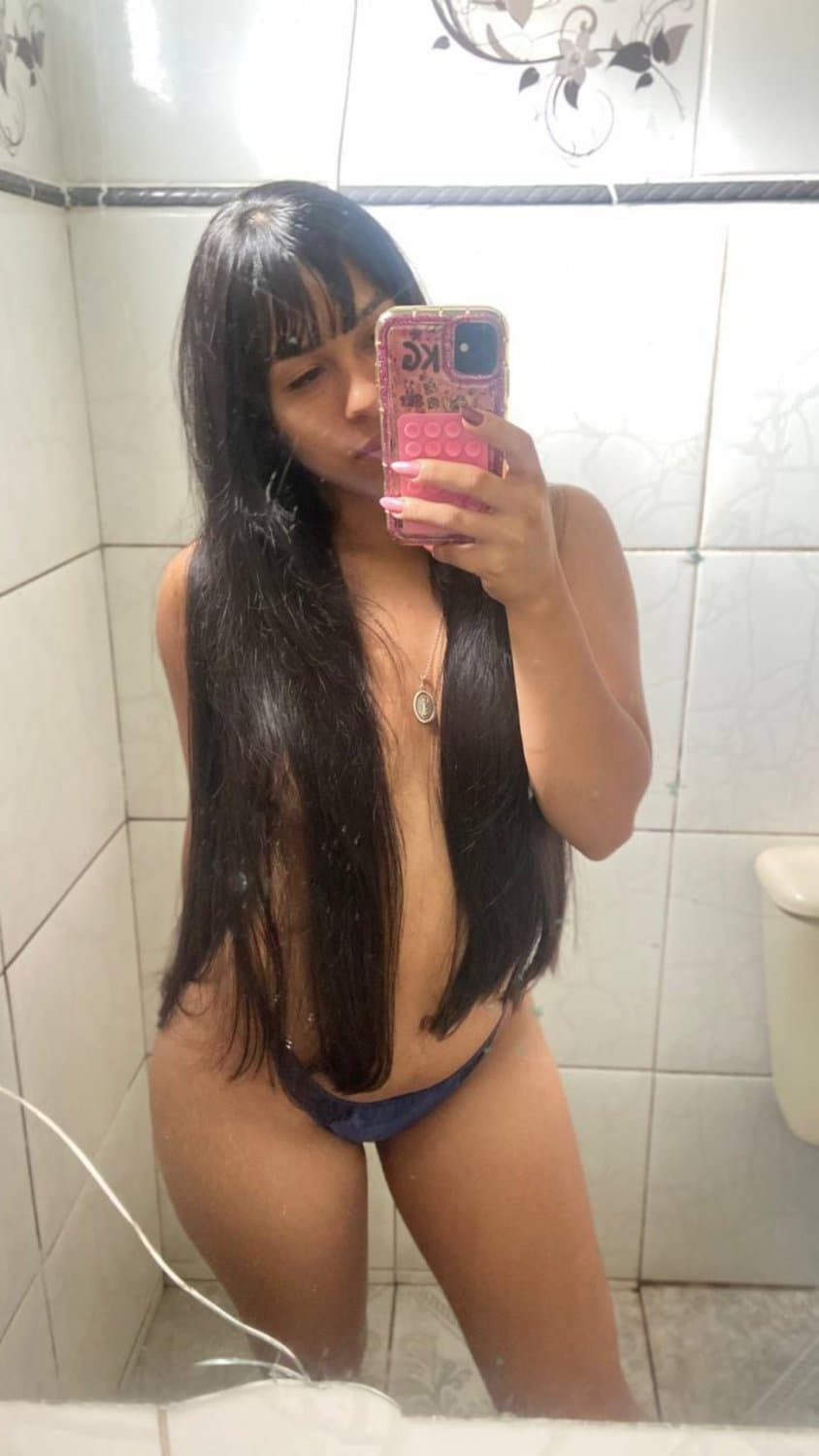 MORENA CULONA! MUY PUTA???