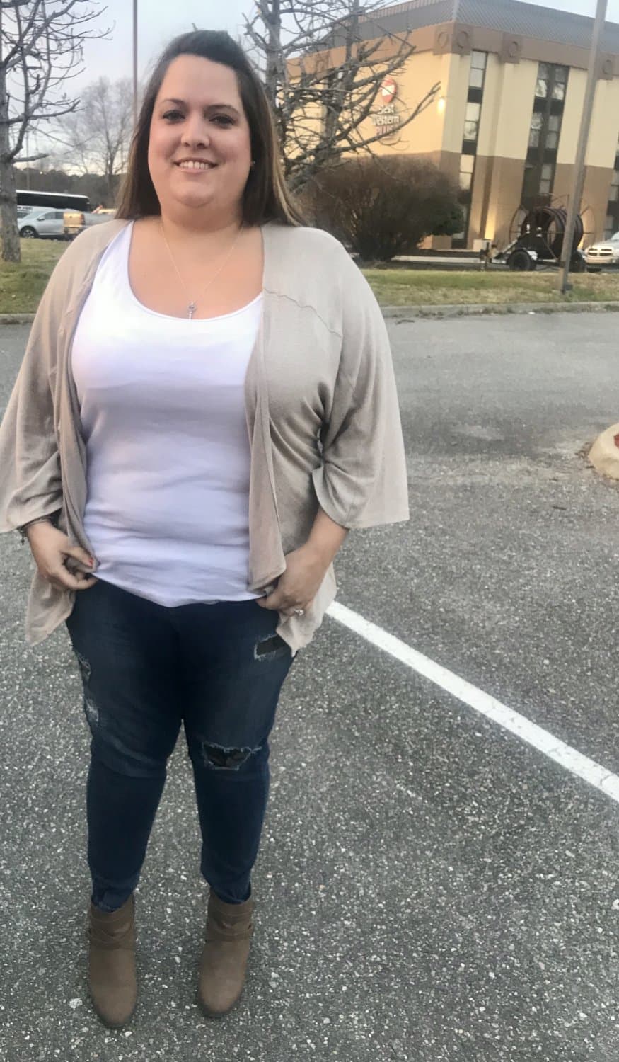 Thick beauty Whitney loves to be seen ??