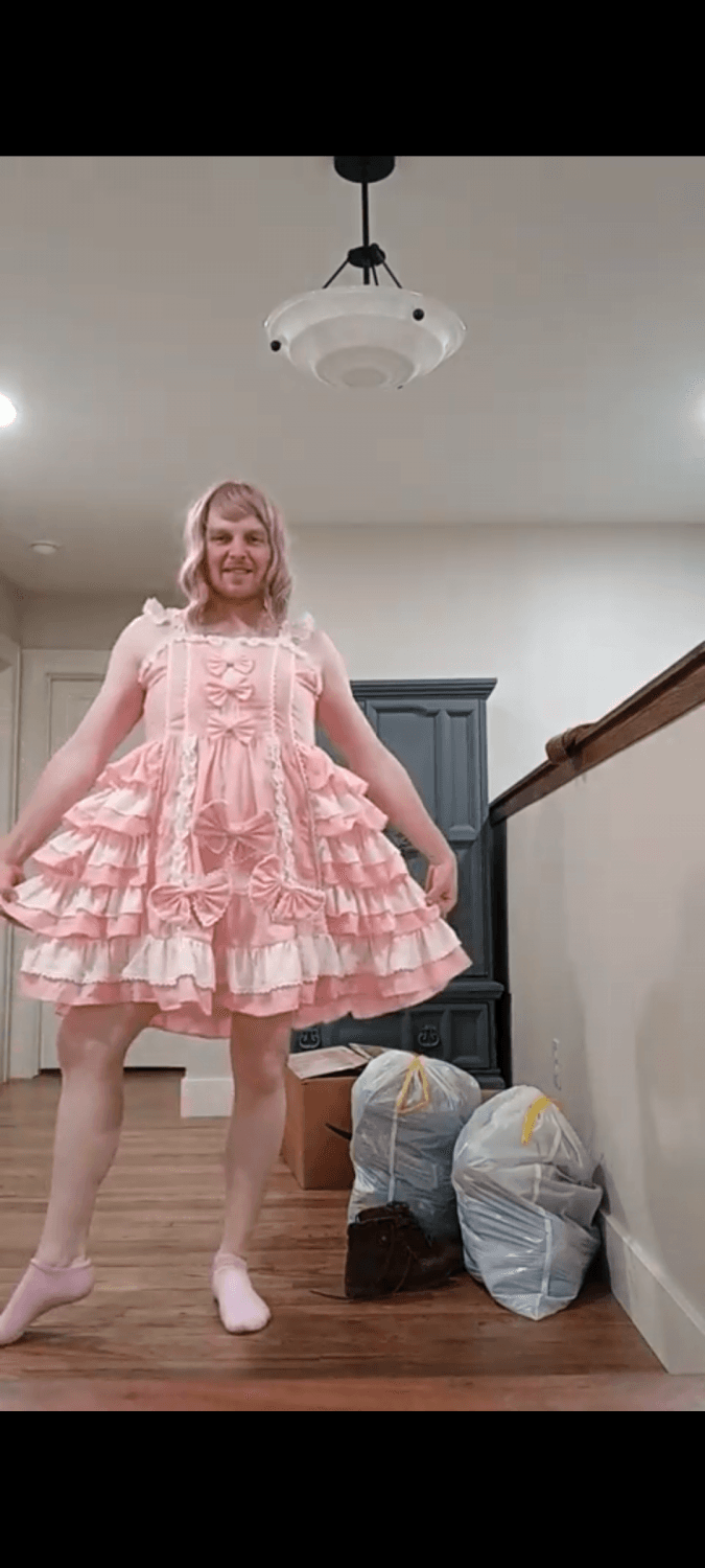 Sissy Derek chew Fenton Michigan