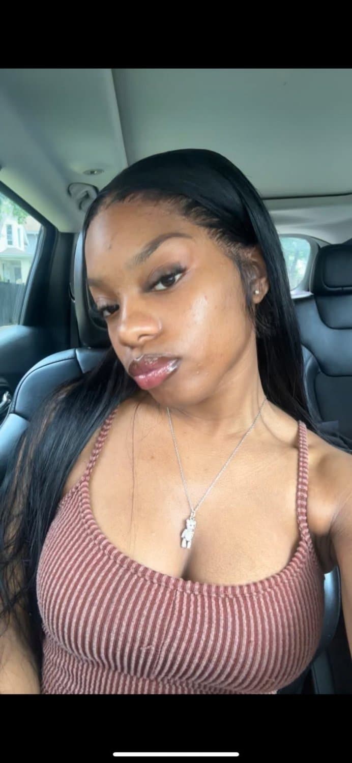 You can just tell the pussy is tight and the head is sloppy ??? perfect Chicago ebony slut