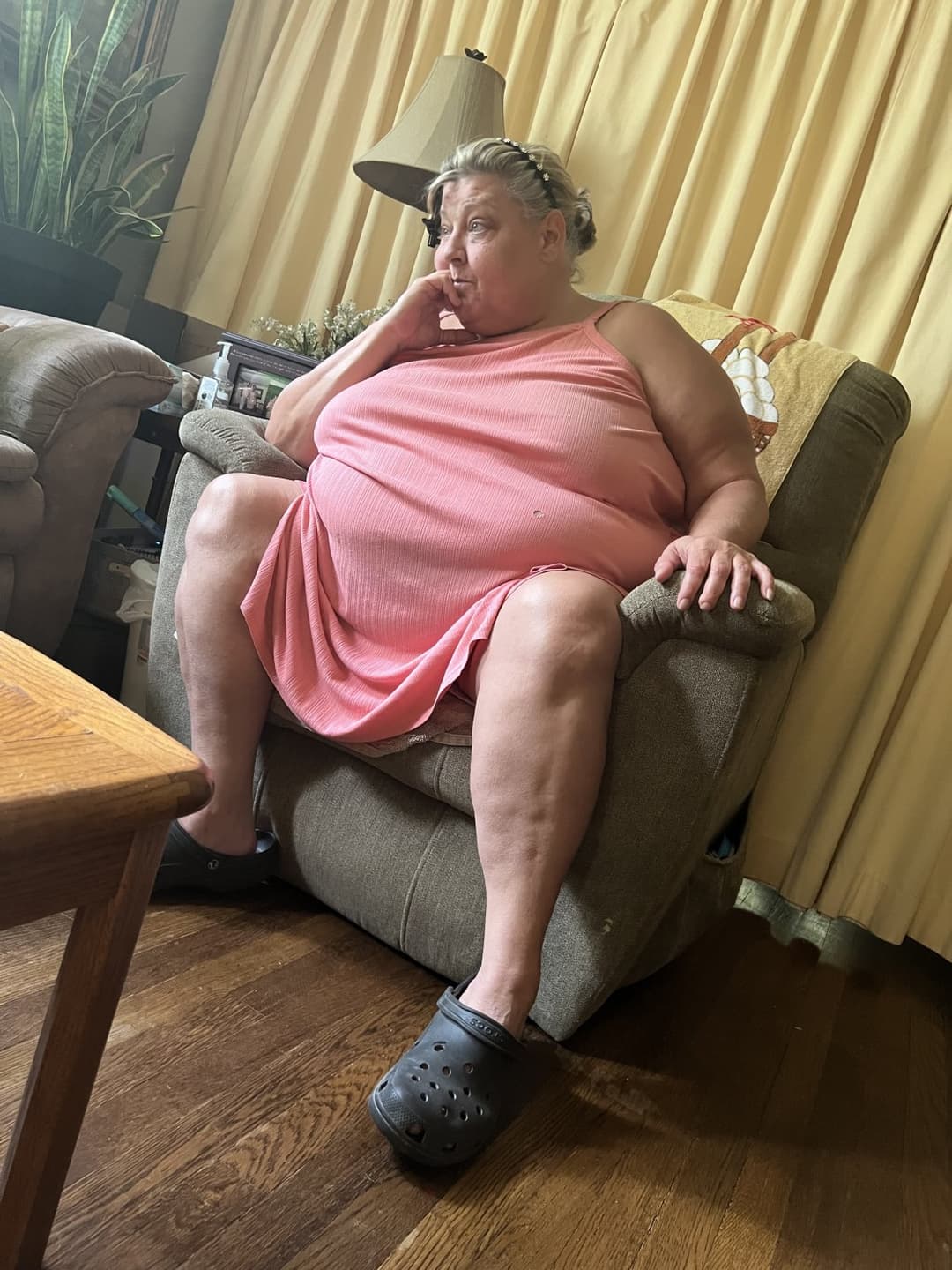Real ssbbw mom candid too fat to stand and cook but fat enough to fuck