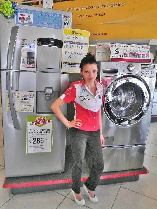 Vendedora mexicana sexi de Elektra