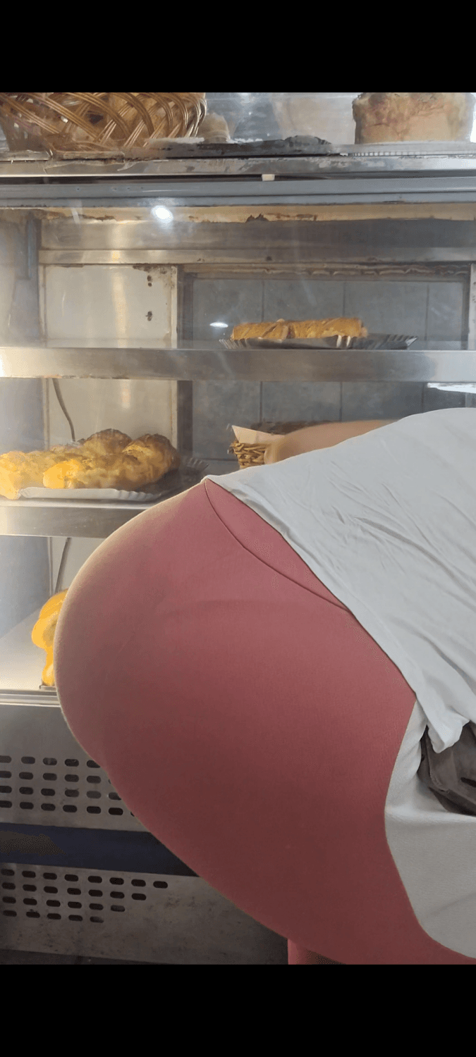 Para os amantes de uma bela bunda - Apreciem, amigos ?