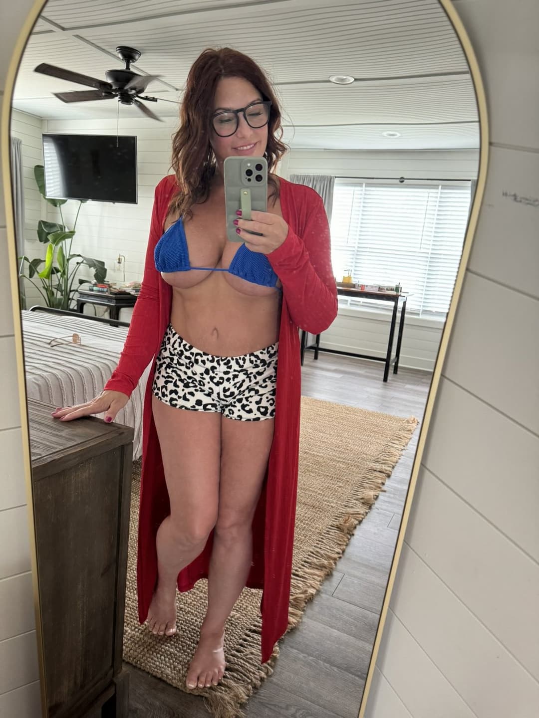 Dirty Thick & Curvy Brunette MILF Shows Of Her Big Tits And Curves