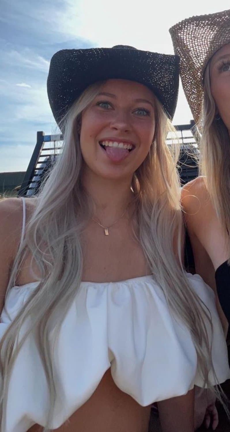 Profile reached 1M views. Here’s my cousin to celebrate (jerk off to)* ??