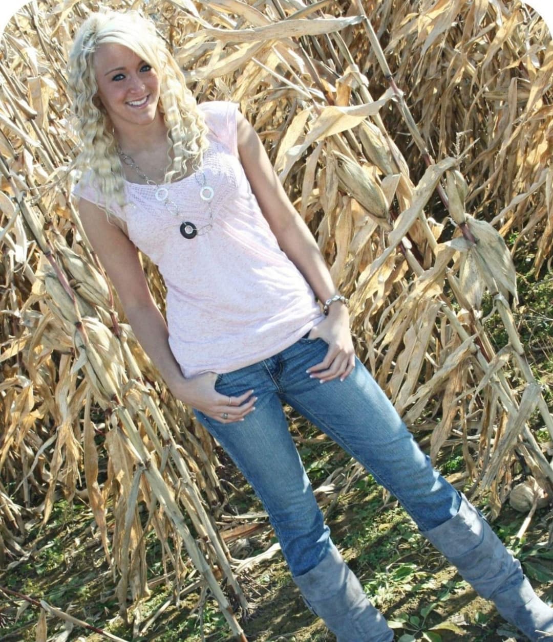 Anissa 18yo. Comment, repost, or message me.