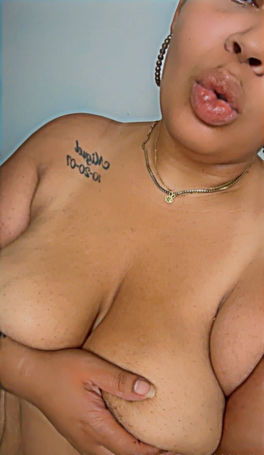 Deep ass crack goon Bbw