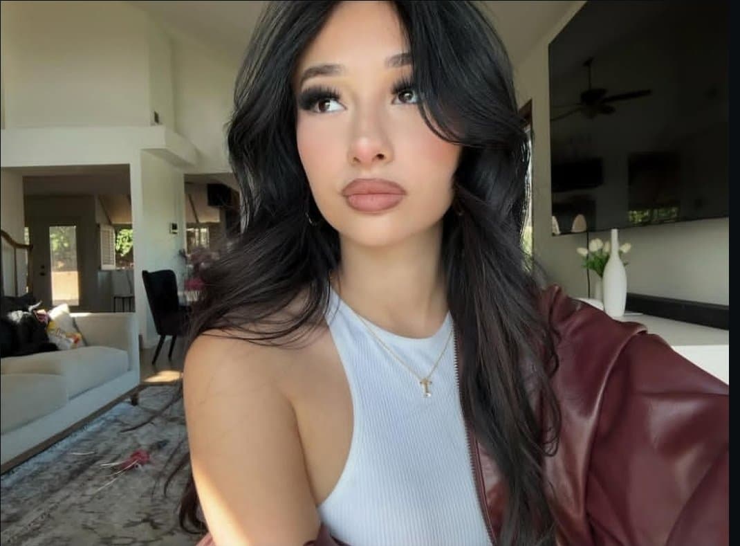 Click to view full size Tessa is just flawless